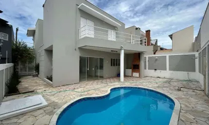 Casa para alugar em Jardim Esplanada de 233.00m² com 3 Quartos, 1 Suite e 4 Garagens