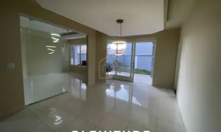 Casa para alugar em Aeroporto de 330.00m² com 4 Quartos, 1 Suite e 2 Garagens