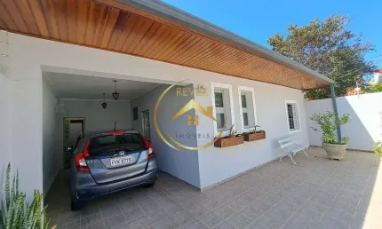 Casa para venda em Vila Nova de 180.00m² com 3 Quartos, 1 Suite e 3 Garagens
