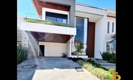 Sobrado para venda em Iporanga de 300.00m² com 3 Quartos, 3 Suites e 2 Garagens