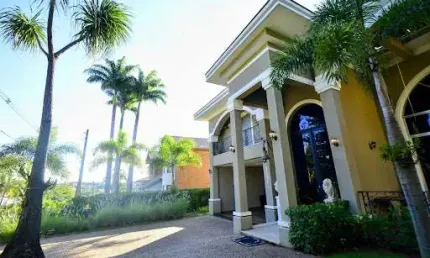 Casa de Condomínio para venda em Condomínio Chácara Flora de 624.00m² com 4 Quartos, 4 Suites e 6 Garagens