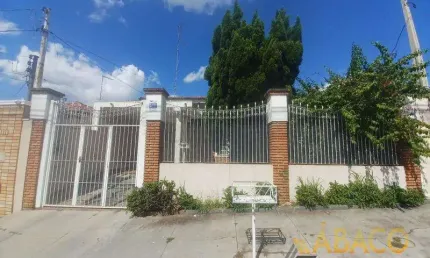 Casa para venda em Vila Carmem de 141.00m² com 3 Quartos, 1 Suite e 1 Garagem