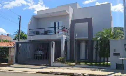 Casa para venda em Jardim Burity de 276.00m² com 3 Quartos, 1 Suite e 2 Garagens