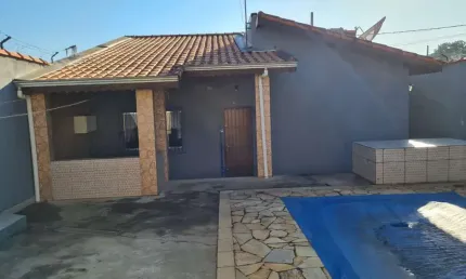 Casa para venda em Residencial Jardim Perolla de 250.00m² com 2 Quartos, 1 Suite e 4 Garagens