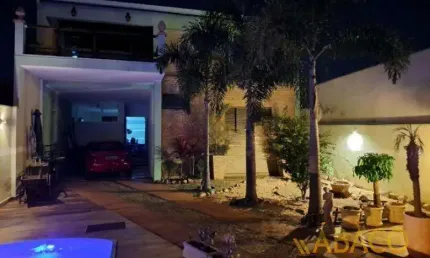 Sobrado para venda em Jardim Das Torres de 181.80m² com 3 Quartos, 1 Suite e 3 Garagens