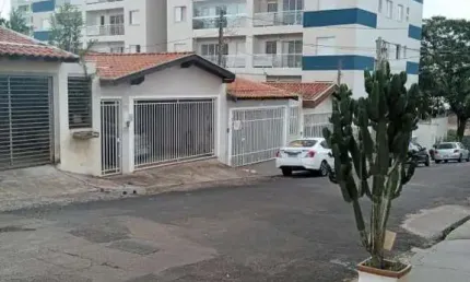 Casa para venda em Jardim Gibertoni de 125.00m² com 2 Quartos, 1 Suite e 2 Garagens