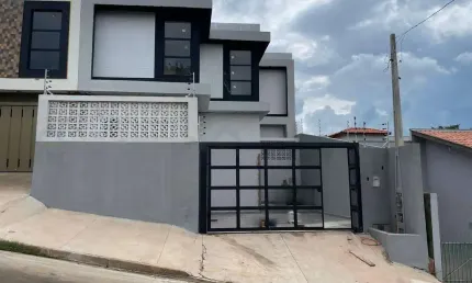 Casa para venda em Jardim Ypê de 115.00m² com 3 Quartos, 1 Suite e 2 Garagens