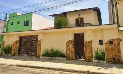 Casa para venda em Residencial Novo Horizonte I de 242.00m² com 3 Quartos, 1 Suite e 4 Garagens