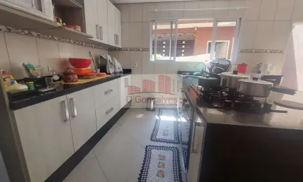Sobrado para venda em Campanário de 180.00m² com 3 Quartos, 1 Suite e 1 Garagem
