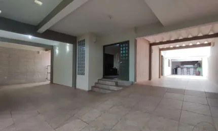 Sobrado para venda em Vila Antártica de 300.00m² com 3 Quartos, 1 Suite e 6 Garagens
