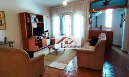 Sobrado para venda em Jardim Santo Antônio de 342.00m² com 4 Quartos e 1 Suite