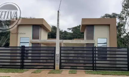 Casa para venda em Guaratuba de 110.00m² com 3 Quartos, 1 Suite e 1 Garagem