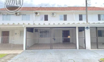 Sobrado para venda em Guaratuba de 90.00m² com 3 Quartos e 2 Garagens