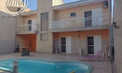 Casa para venda em Guaratuba de 334.00m² com 3 Quartos, 1 Suite e 5 Garagens
