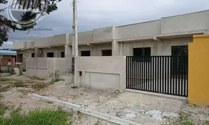 Casa para venda em Matinhos de 42.00m² com 2 Quartos e 1 Garagem