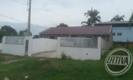 Casa para venda em Guaratuba de 74.00m² com 2 Quartos e 2 Garagens