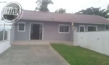 Casa para venda em Guaratuba de 70.00m² com 2 Quartos e 2 Garagens