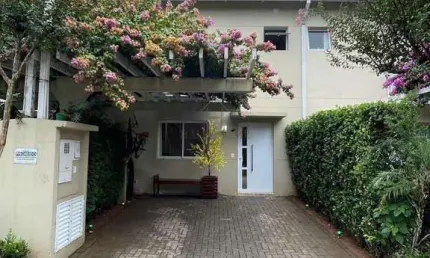 Casa de Condomínio para venda em Jardim Regina Alice de 97.00m² com 3 Quartos, 1 Suite e 2 Garagens