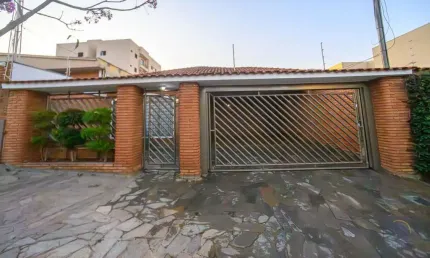 Casa para venda em Parque Dos Bandeirantes de 270.00m² com 3 Quartos, 1 Suite e 4 Garagens