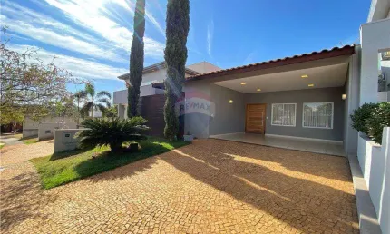 Casa de Condomínio para venda em Jardim San Marco de 175.00m² com 2 Quartos, 2 Suites e 4 Garagens