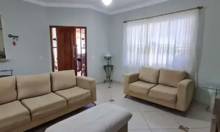 Casa para venda em Residencial Jardim Perolla de 296.00m² com 3 Quartos, 3 Suites e 4 Garagens