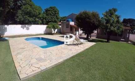 Casa para venda em Condomínio Zuleika Jabour de 235.00m² com 4 Quartos, 2 Suites e 2 Garagens