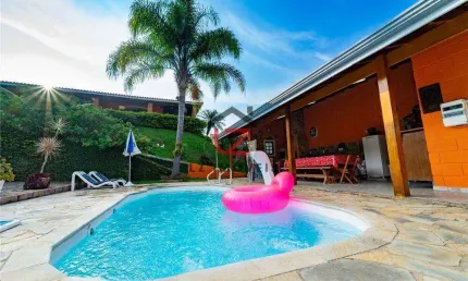 Casa para venda em Cafezal Vii de 211.00m² com 3 Quartos, 1 Suite e 8 Garagens