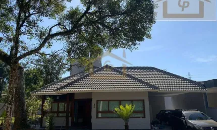 Casa para venda em Granja Viana Ii de 240.00m² com 3 Quartos, 3 Suites e 4 Garagens