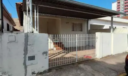Casa para venda em Centro de 196.00m² com 2 Quartos e 2 Garagens