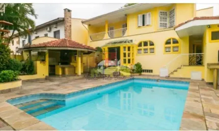 Sobrado para venda em Centro de 480.00m² com 3 Quartos, 3 Suites e 4 Garagens