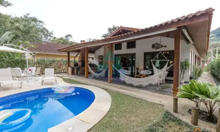 Casa para venda em Praia Dura de 219.00m² com 3 Quartos, 1 Suite e 2 Garagens