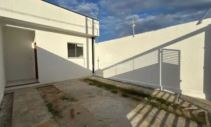 Casa para venda em Piracangaguá de 175.00m² com 2 Quartos, 1 Suite e 2 Garagens