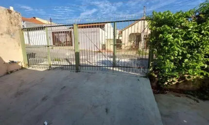 Casa para venda em Vila Santana I de 183.00m² com 4 Quartos, 1 Suite e 5 Garagens