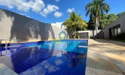 Casa para venda em Ipanema de 270.00m² com 3 Quartos, 1 Suite e 2 Garagens