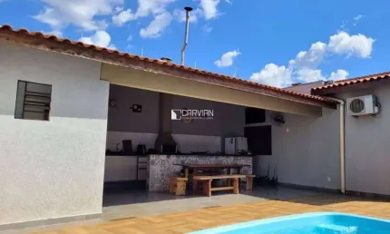 Casa para venda em Jardim Jóquei Clube de 170.00m² com 3 Quartos, 1 Suite e 4 Garagens