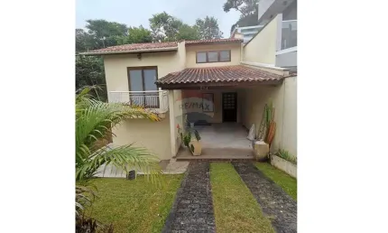 Casa de Condomínio para alugar em Parque Residencial Itapeti de 140.00m² com 3 Quartos, 1 Suite e 4 Garagens