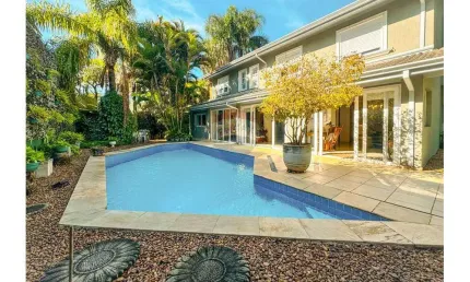 Casa de Condomínio para venda em Alphaville de 458.00m² com 4 Quartos, 3 Suites e 4 Garagens