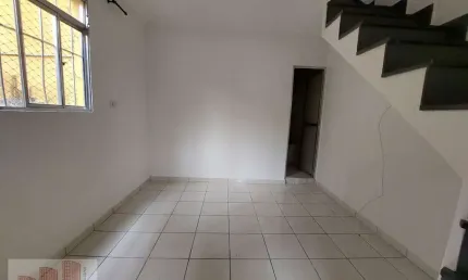 Sobrado para alugar em Centro de 55.00m² com 1 Quarto e 1 Garagem