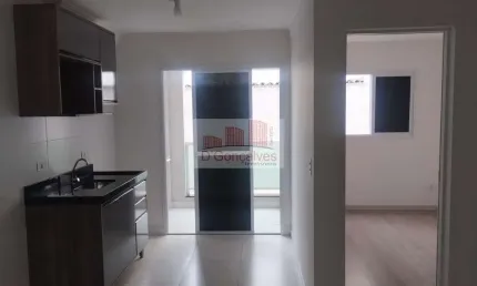 Apartamento para alugar em Centro de 44.00m² com 2 Quartos e 1 Garagem