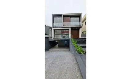 Casa para venda em Residencial Real Park de 374.00m² com 4 Quartos, 4 Suites e 4 Garagens
