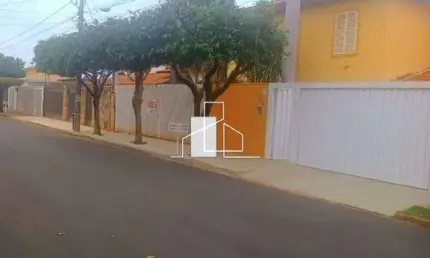 Casa para venda em Parque Residencial Comendador Mancor Daud de 250.00m² com 3 Quartos, 1 Suite e 2 Garagens