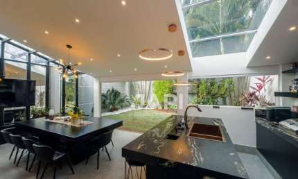 Casa de Condomínio para venda em Medeiros de 173.00m² com 4 Quartos, 1 Suite e 4 Garagens