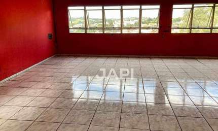 Sala Comercial para alugar em Vila Arens de 180.00m² com 2 Garagens