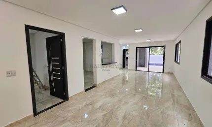 Casa de Condomínio para venda e aluguel em Chácara Roselândia de 248.00m² com 3 Quartos, 1 Suite e 2 Garagens