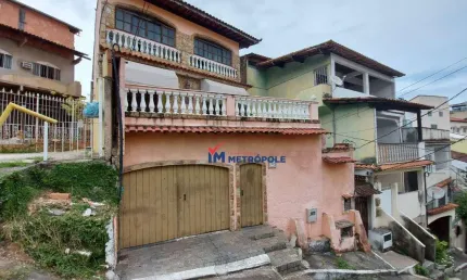 Casa para venda em Tanque de 285.00m² com 3 Quartos, 1 Suite e 2 Garagens