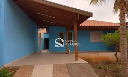 Casa para venda em Jardim Marina de 105.00m² com 2 Quartos e 4 Garagens