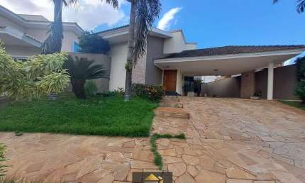 Casa para venda em Parque Residencial Damha Iv de 270.00m² com 3 Quartos, 3 Suites e 4 Garagens