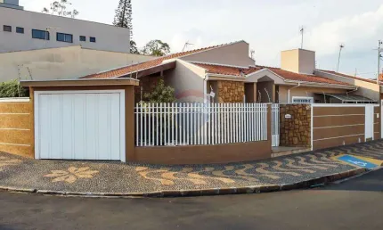 Casa para venda em Jardim Abolição De Lourenço Dias de 182.44m² com 4 Quartos, 1 Suite e 3 Garagens