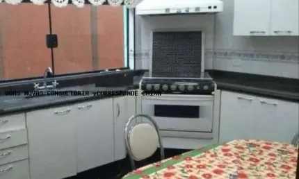 Sobrado para venda em Vila Nova Bonsucesso de 200.00m² com 3 Quartos, 1 Suite e 4 Garagens