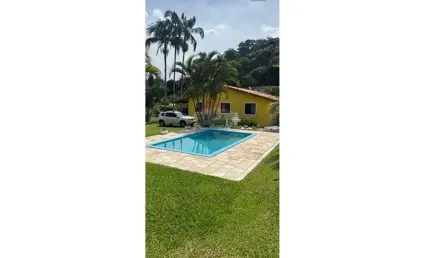 Chácara para venda em Parque Dos Jacarandás de 215.00m² com 4 Quartos e 1 Suite